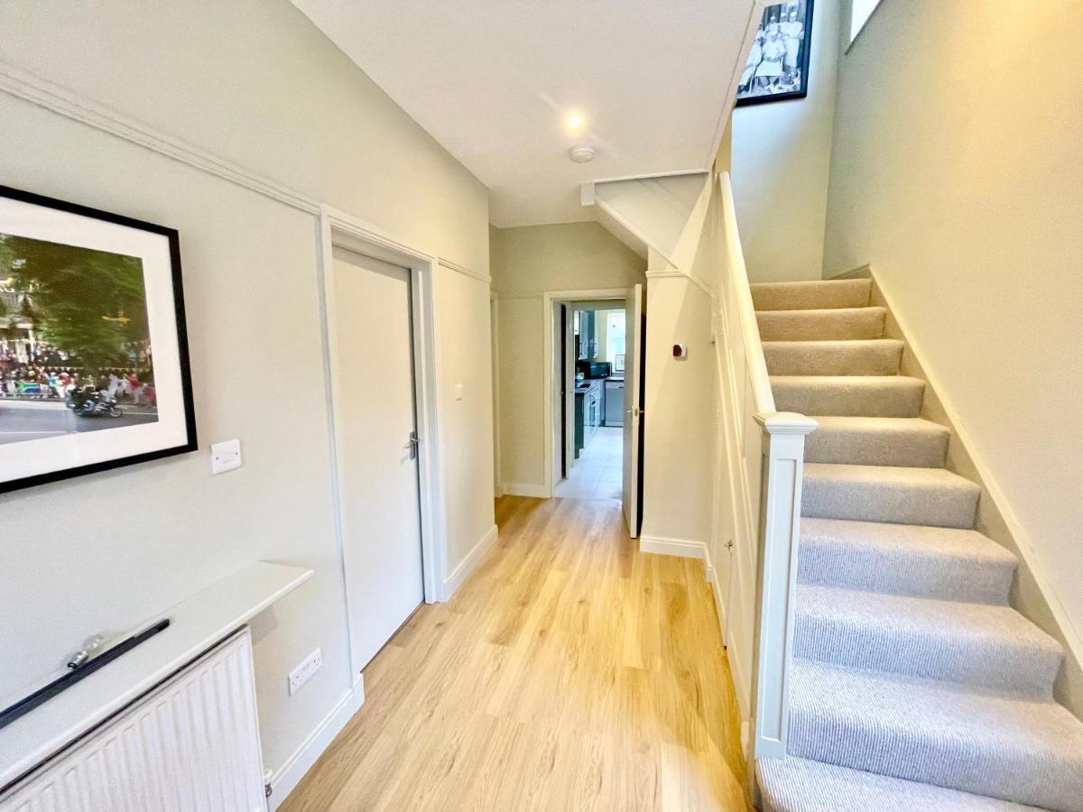 Central Townhouse With Free Off Road Parking And Garden York Esterno foto