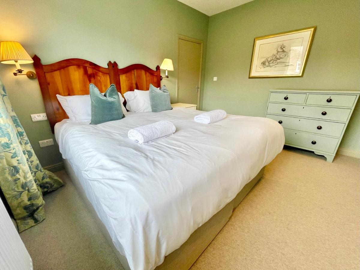 Central Townhouse With Free Off Road Parking And Garden York Esterno foto